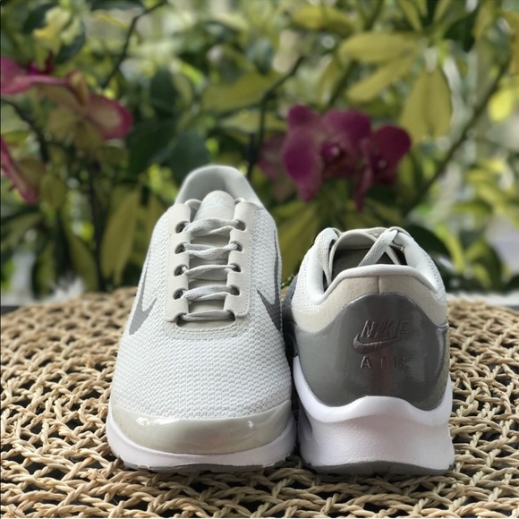 wmns nike air max jewell